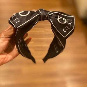 GUCCI black and white satin headband